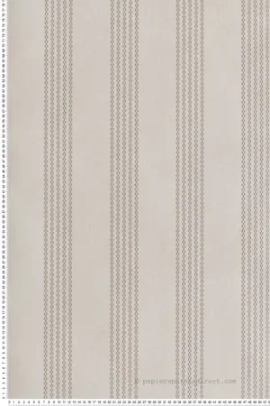 Papier peint Rayure Classique Silk taupe - V&A Decorative Papers III d‘Initiales Réf. INI-2513-186-01 Retour Gratuit