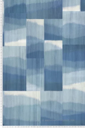 Papier peint Géométrique Tie and Dye bleu - Kanoko d‘Osborne & Little Réf. OSB-W7553-03 Prix Promo