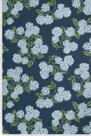 Papier peint Fleurs Hydrangea bleu marine - Rifle Paper Co. d‘Initiales Réf. INI-RI5142 Populaire