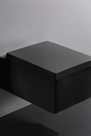 WC Suspendu Rectangle avec Abattant céramique Noir 52x39cm Kube Offre Spéciale
